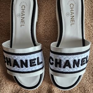 Womens CC Slides, white with black lettering, size 39, 8 USA